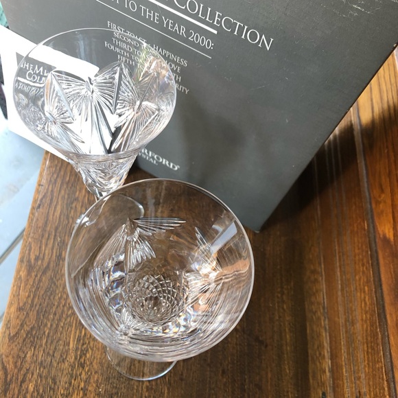 Waterford Crystal Millenium Collection “Peace” set of 2 Champagne Flutes - Picture 2 of 5